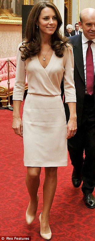 Bí mật về phong cách thời trang của Kate Middleton 12 Bí mật về phong cách thời trang của Kate Middleton