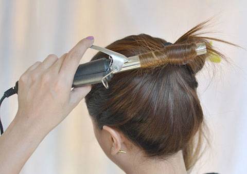 7 bước tự tạo mái tóc xoăn quyến rũ 5