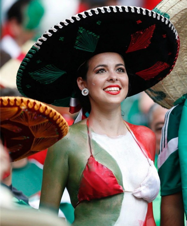 mexicofans15287624349962372518732fa7a23623cp.jpg