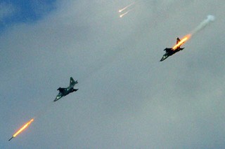 Cường kích cơ Su-25SM khoe tuyệt chiêu 'một đòn chết bốn'