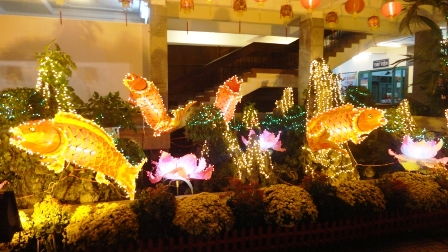 Người Sài Gòn rộn ràng với Hội đèn hoa Xuân 7