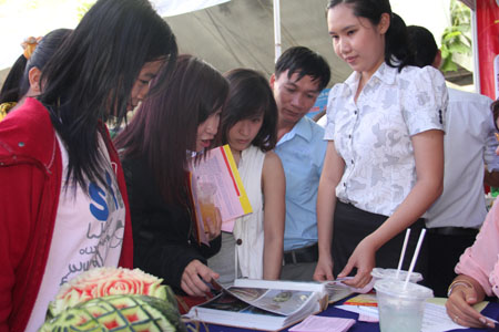 Ngày hội tuyển sinh: Nhiều học sinh quan tâm đến khối nông lâm ngư 1