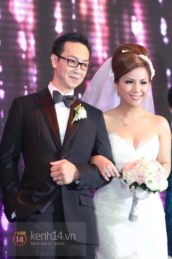 Minh Tuyết rạng rỡ trong đám cưới tại Việt Nam 22