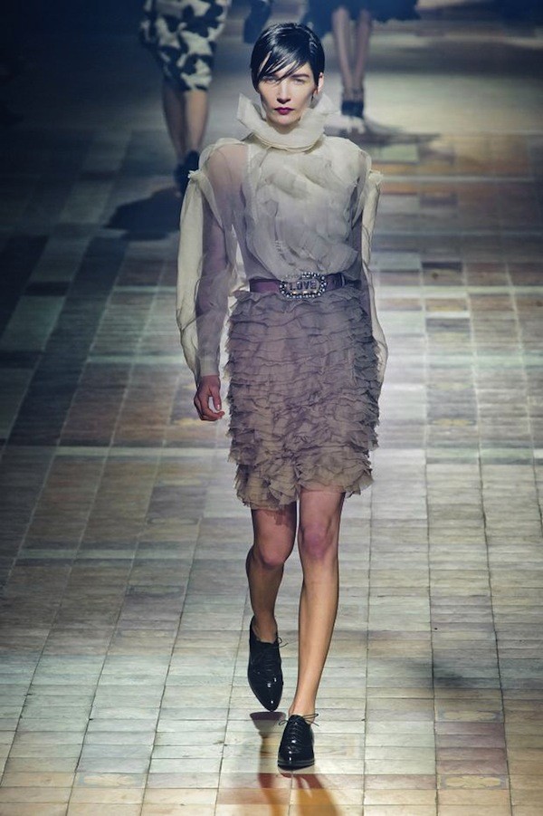Thanh nhã, ngọt ngào với Dior, Lanvin tại Paris Fashion Week 21