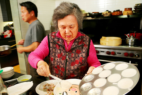 Bữa ăn của gia đình đầu bếp Việt nổi tiếng ở Mỹ 2