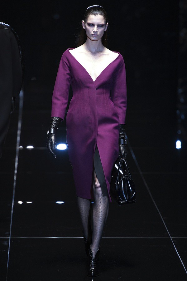 Prada, Gucci, Versace "ra quân" ấn tượng tại MFW 15
