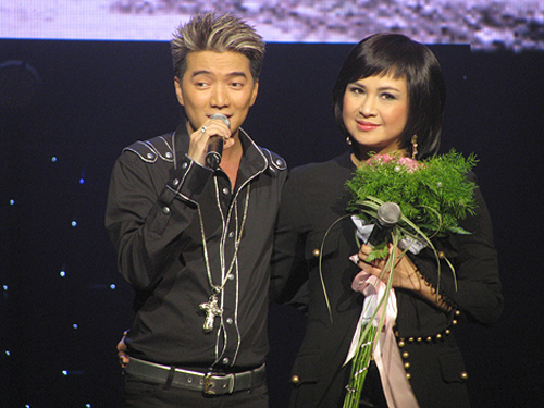 Những chuyện b&ecirc;n lề th&uacute; vị của Chung kết The Voice 3