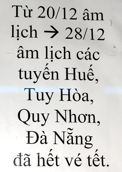 ''Cháy'' vé xe trong ngày đầu mở bán dịp Tết 2