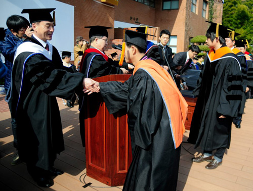 Lễ tốt nghiệp của nghiên cứu sinh Việt tại Ulsan, Hàn Quốc 7