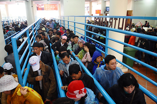 Ch&ugrave;a Hương tắc nghẽn ng&agrave;y khai hội 3