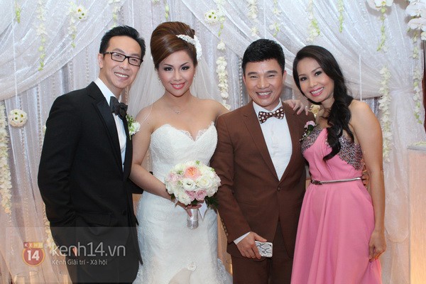 Minh Tuyết rạng rỡ trong đám cưới tại Việt Nam 17