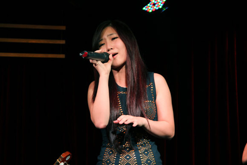Nh&igrave;n lại 