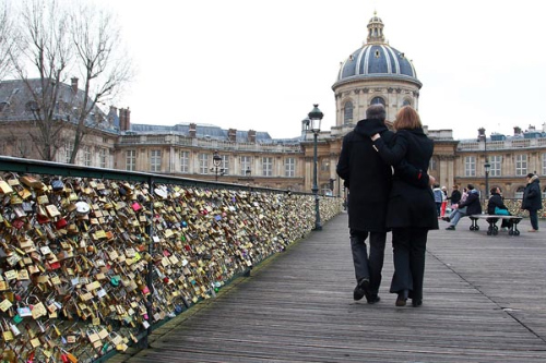 Độc đáo cây cầu nghìn khóa thơ mộng nhất Paris 3