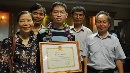 Bốn chàng trai "vàng" của giáo dục Việt Nam năm 2012 1