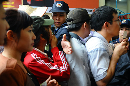 Ch&ugrave;a Hương tắc nghẽn ng&agrave;y khai hội 4
