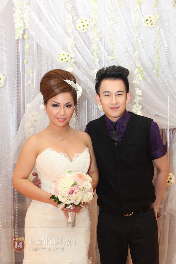 Minh Tuyết rạng rỡ trong đám cưới tại Việt Nam 8