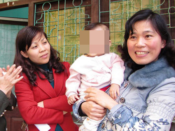 Bé trai 9 tháng tuổi bị bắt cóc, suýt bị bán sang Trung Quốc 1