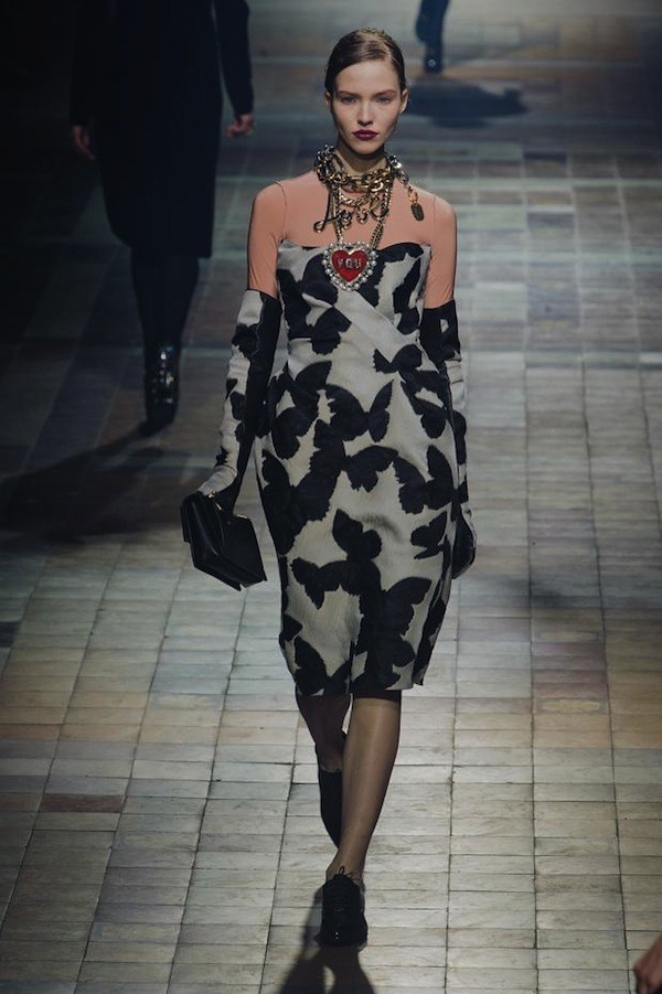 Thanh nhã, ngọt ngào với Dior, Lanvin tại Paris Fashion Week 31