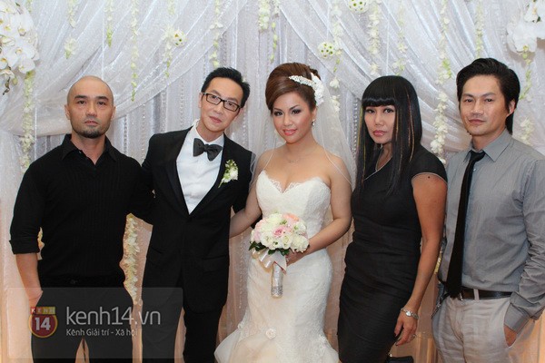 Minh Tuyết rạng rỡ trong đám cưới tại Việt Nam 14