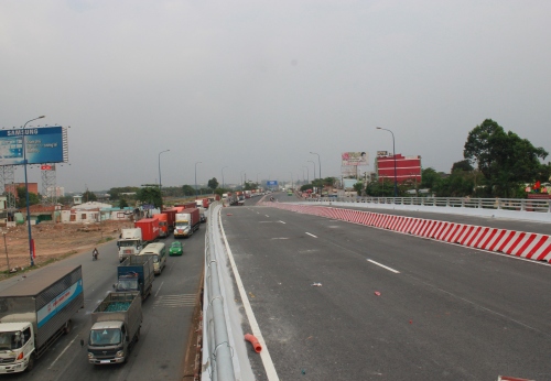 Hình ảnh 2 cầu vượt bằng thép ở Sài Gòn trước ngày thông xe 10