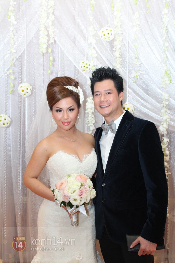 Minh Tuyết rạng rỡ trong đám cưới tại Việt Nam 13