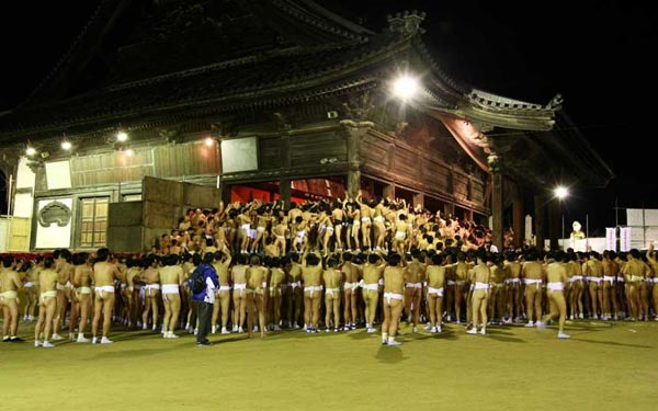 Cận cảnh lễ hội "khỏa thân" ở Nhật Bản 17