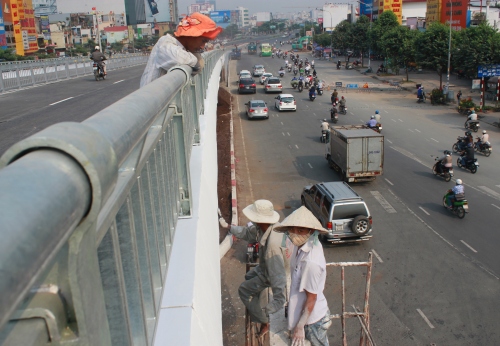 Hình ảnh 2 cầu vượt bằng thép ở Sài Gòn trước ngày thông xe 1