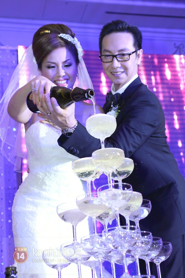 Minh Tuyết rạng rỡ trong đám cưới tại Việt Nam 23
