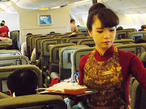 Ti&ecirc;n nga tr&ecirc;n ch&iacute;n tầng m&acirc;y 1