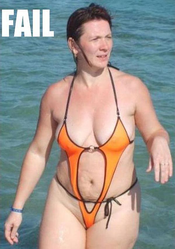 Sốc với những thảm họa... bikini trên bãi biển 2