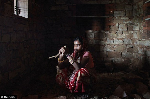 Cuộc sống của 1 cô dâu trẻ con tại Ấn Độ 10