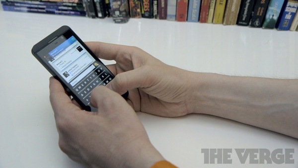 Đánh giá chi tiết BlackBerry Z10 8