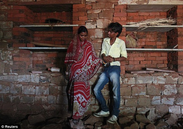 Cuộc sống của 1 cô dâu trẻ con tại Ấn Độ 4