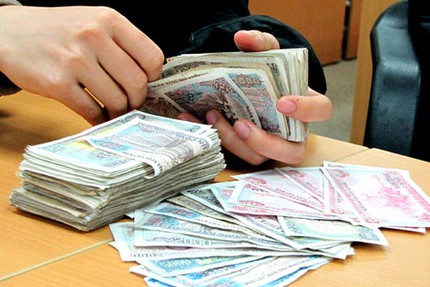 Kinh hãi vi khuẩn E.coli gây tiêu chảy nhan nhản tiền giấy 1